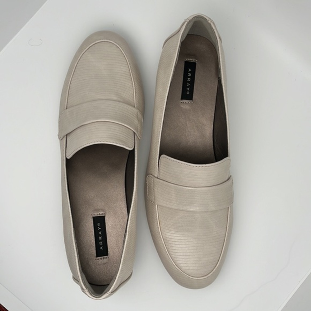 Array Regina Sand Brown Lizard Print Slip On Loafers Flats Shoes Size 6.5 NEW
